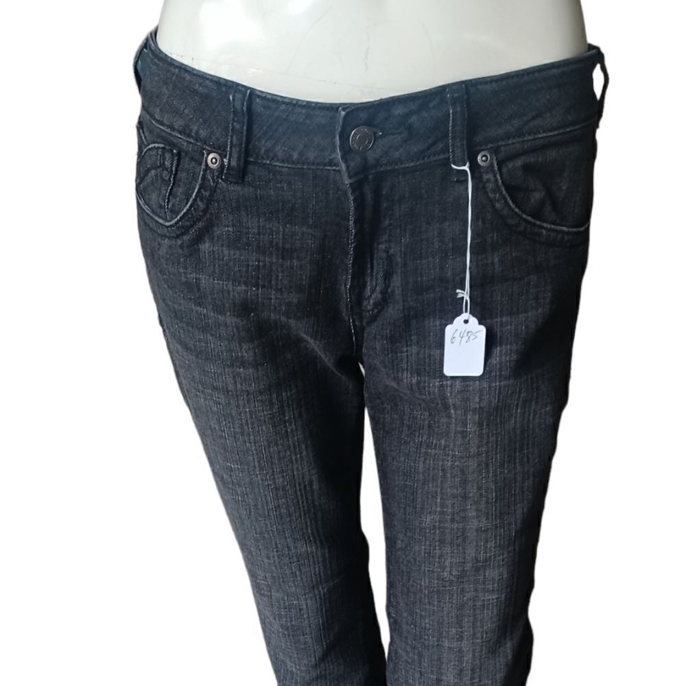 648539....Forever Twentyone Straight Leg Jeans Size 29
