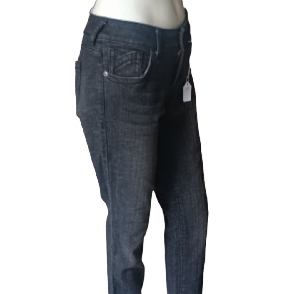 648539....Forever Twentyone Straight Leg Jeans Size 29