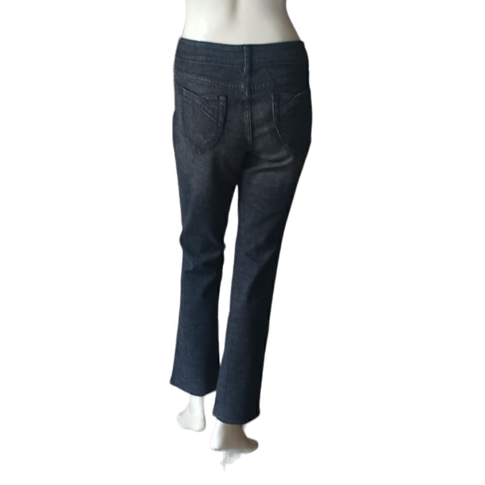 648539....Forever Twentyone Straight Leg Jeans Size 29