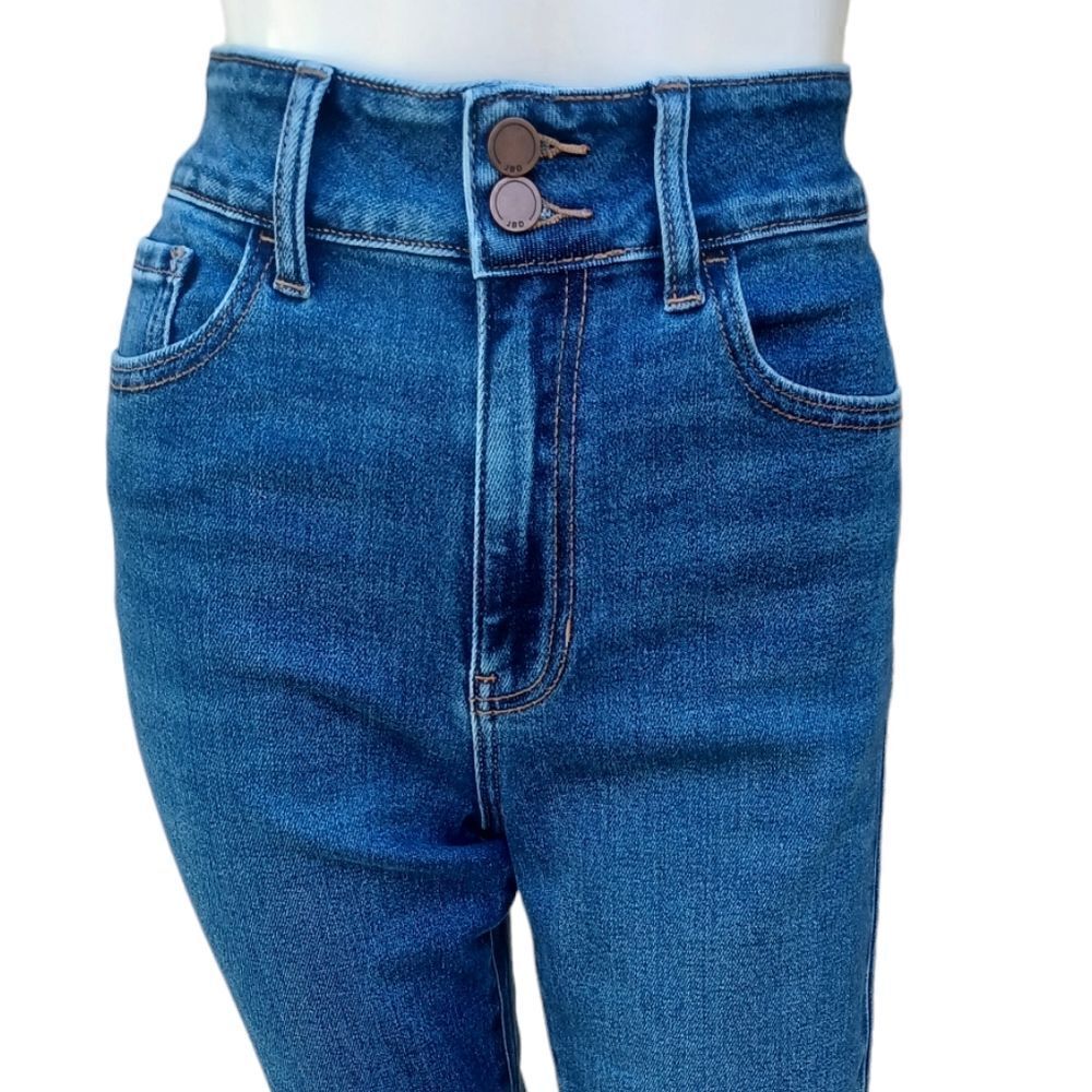 693725....JBD Ankle Crop Jeans Size 29, W28"  26"Inseam  11"Rise