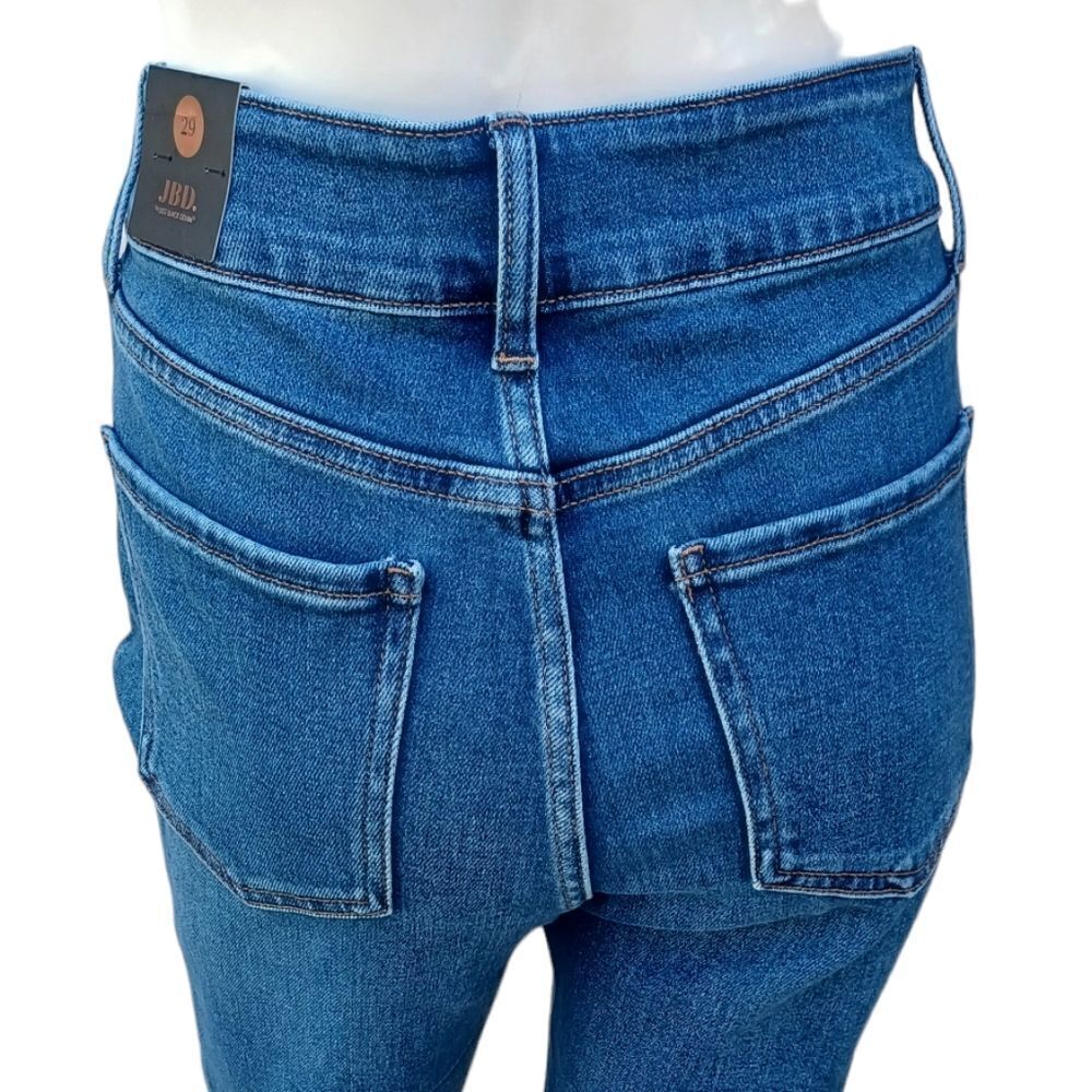 693725....JBD Ankle Crop Jeans Size 29, W28"  26"Inseam  11"Rise