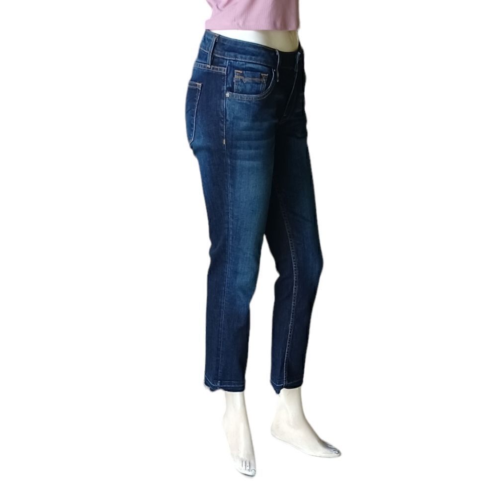701625.....Vigoss Chelsea Crop Straight leg Jeans W26 L26,  7"Rise