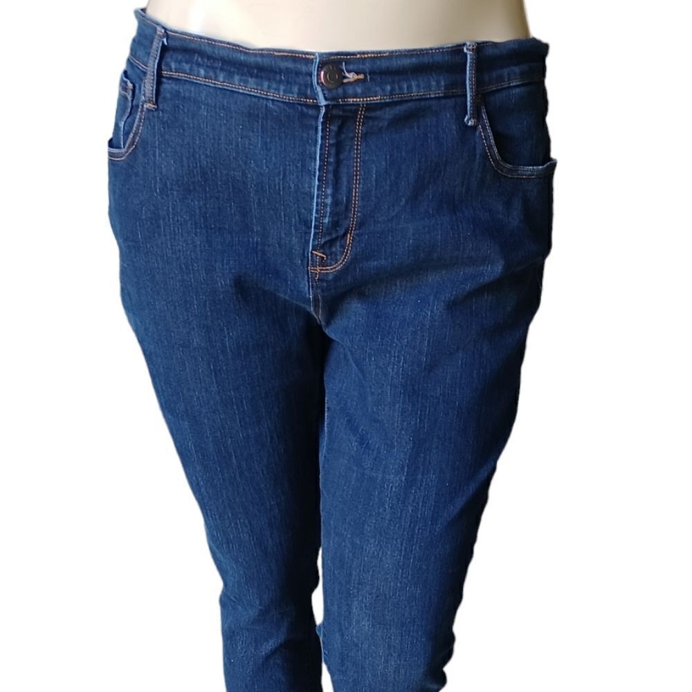 701825.....Old Navy Straight leg Jeans Size 16 Short, W36" 27"Inseam 11"Rise