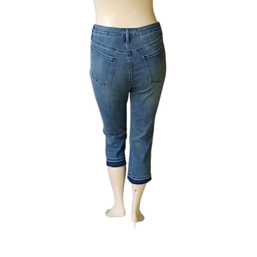 685446...NYDJ Straight leg Jeans Size 12P, W30" 19 1/2"Inseam 11"Rise