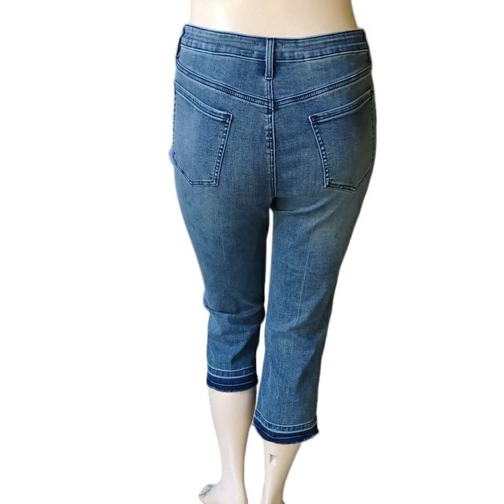 685446...NYDJ Straight leg Jeans Size 12P, W30" 19 1/2"Inseam 11"Rise