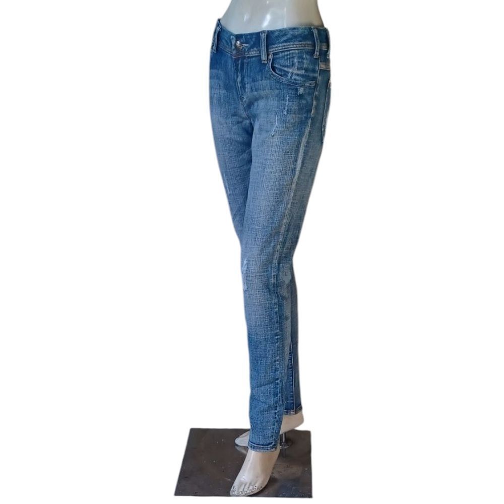 5082....Vigoss Studio Straight Leg Jeans Size W32", 31" Inseam 8 1/2" Rise