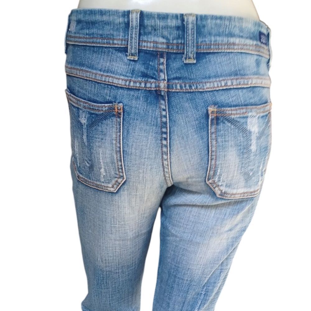 5082....Vigoss Studio Straight Leg Jeans Size W32", 31" Inseam 8 1/2" Rise