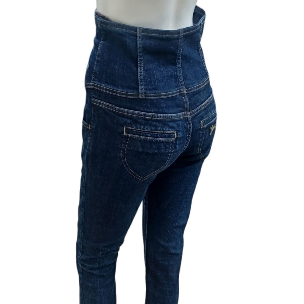 652324....Guess Jeans Skinny Style Size 28, 30"Inseam 6"Rise
