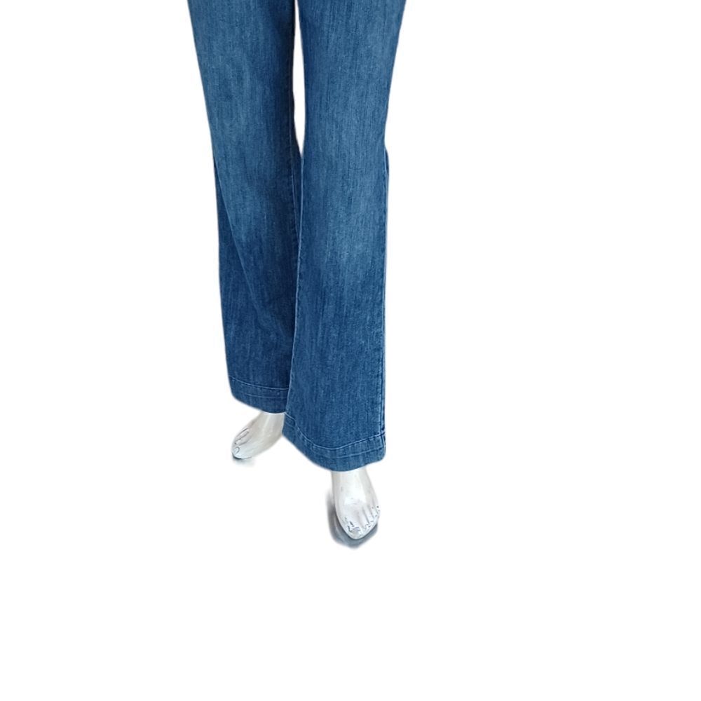 642622....Merona Bootcut Jeans Size 4, W30"  31"Inseam  9"Rise