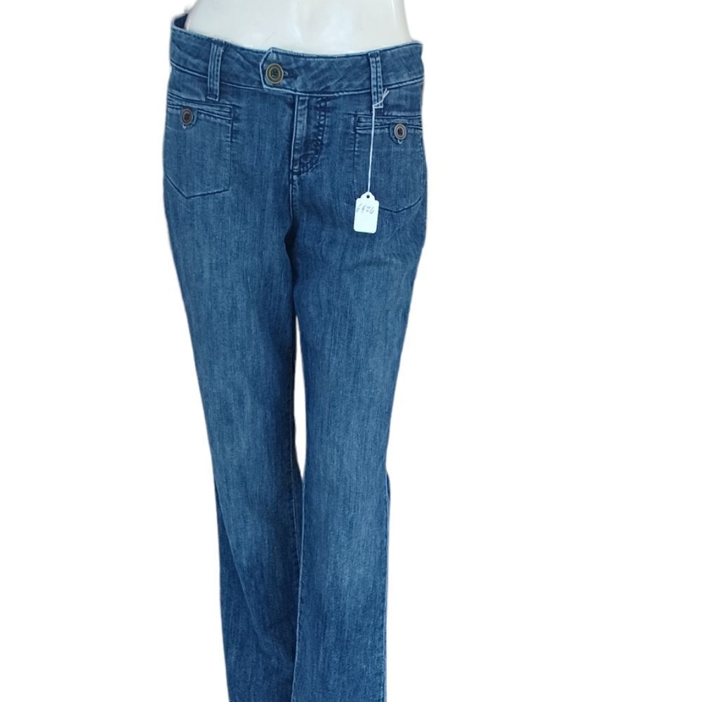 642622....Merona Bootcut Jeans Size 4, W30"  31"Inseam  9"Rise