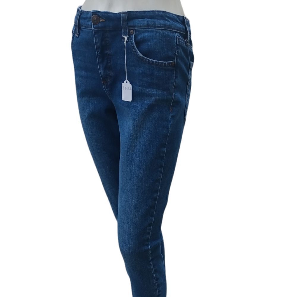 65224...Gloria Vanderbilt Skinny Ankle Crop Jeans Size 6, W28" 23"Inseam 9"Rise