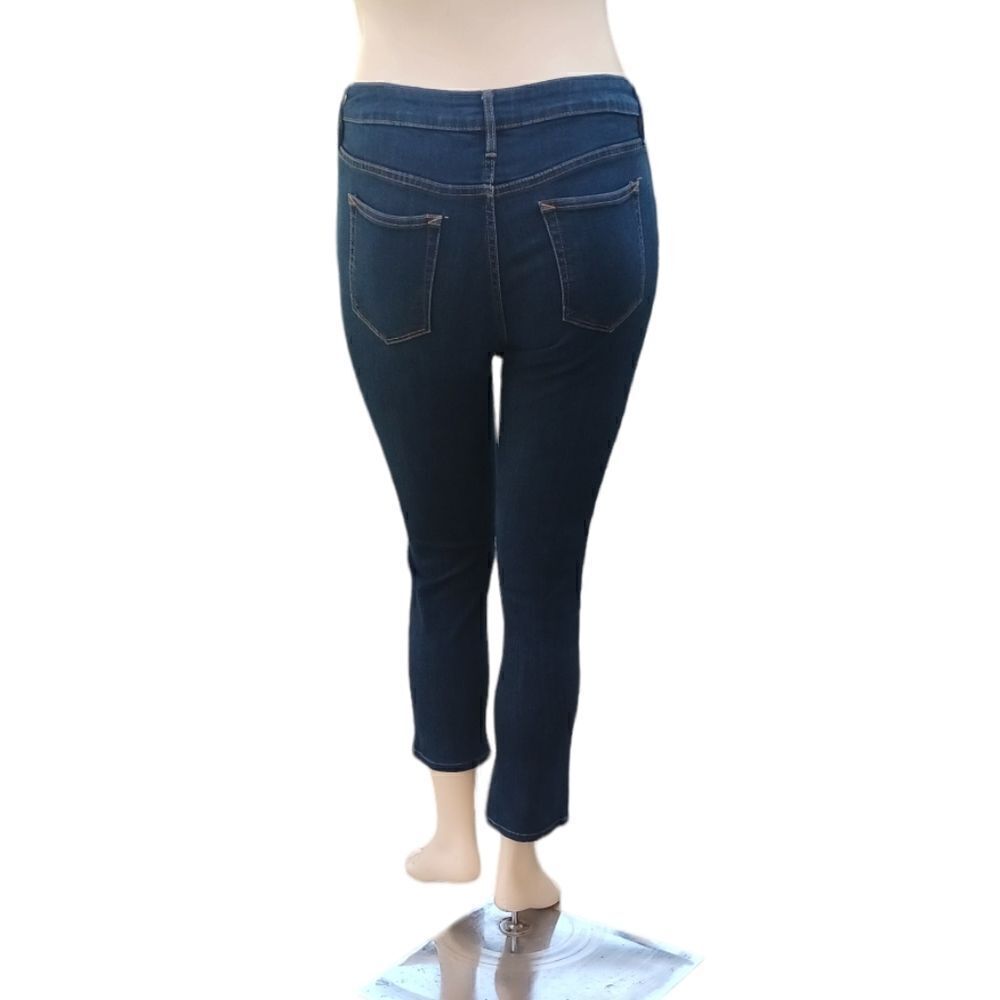 64323.....ana Skinny Jeans Size 31/12, 9" Rise