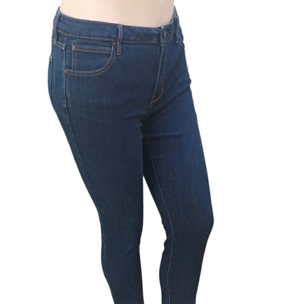 64323.....ana Skinny Jeans Size 31/12, 9" Rise