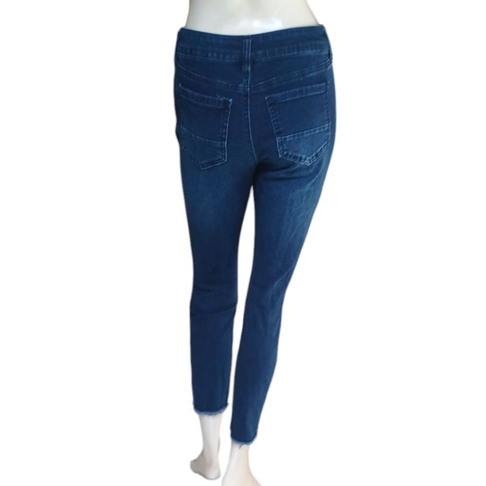 8176........Refuge Skinny Jeans Size W26"   25" Inseam, 8" Rise