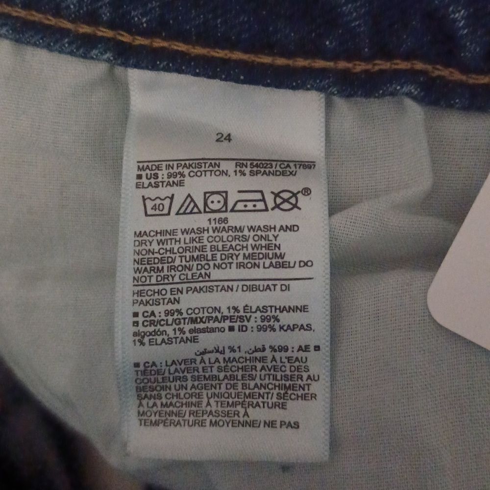 654740...Old Navy High-Rise Curvy  Straight Size 47" Waist, 26"Inseam 12"Rise