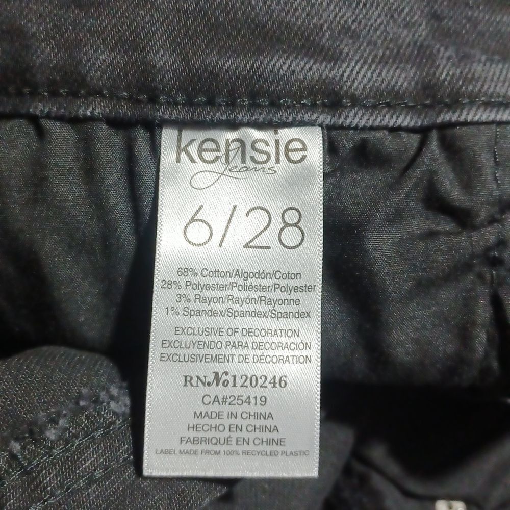 679416...Kensie Straight leg Jeans Size 6/28