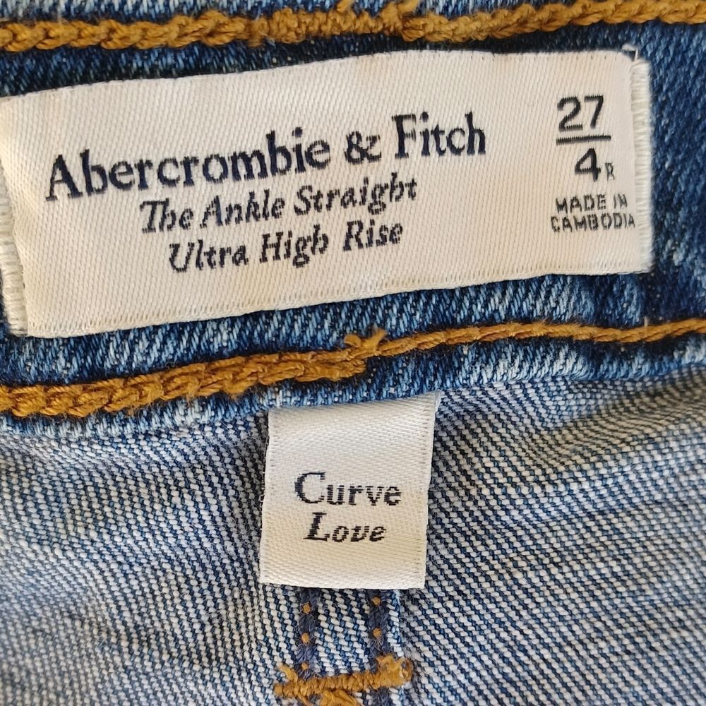 624820....Abercrombie & Fitch High-Rise Jeans Size 27/4R, 11"Rise