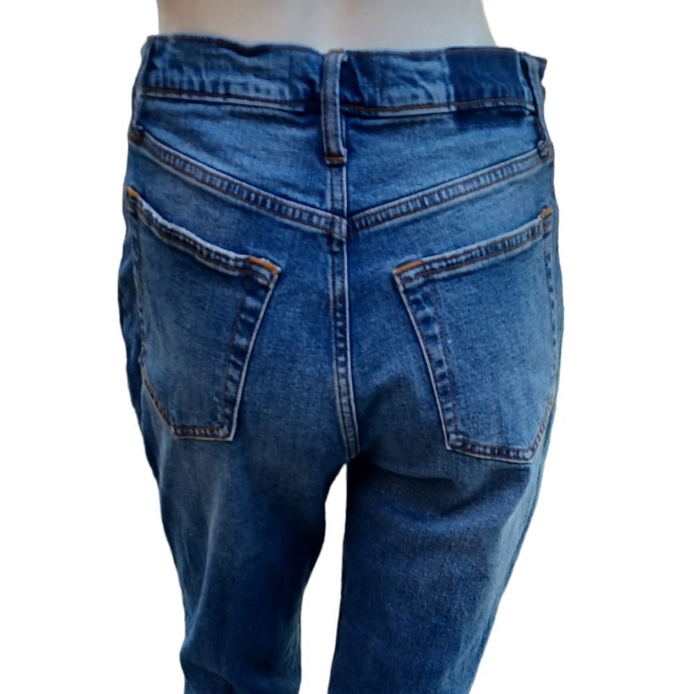 624820....Abercrombie & Fitch High-Rise Jeans Size 27/4R, 11"Rise