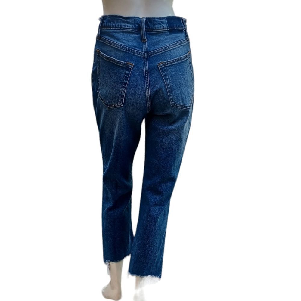 624820....Abercrombie & Fitch High-Rise Jeans Size 27/4R, 11"Rise