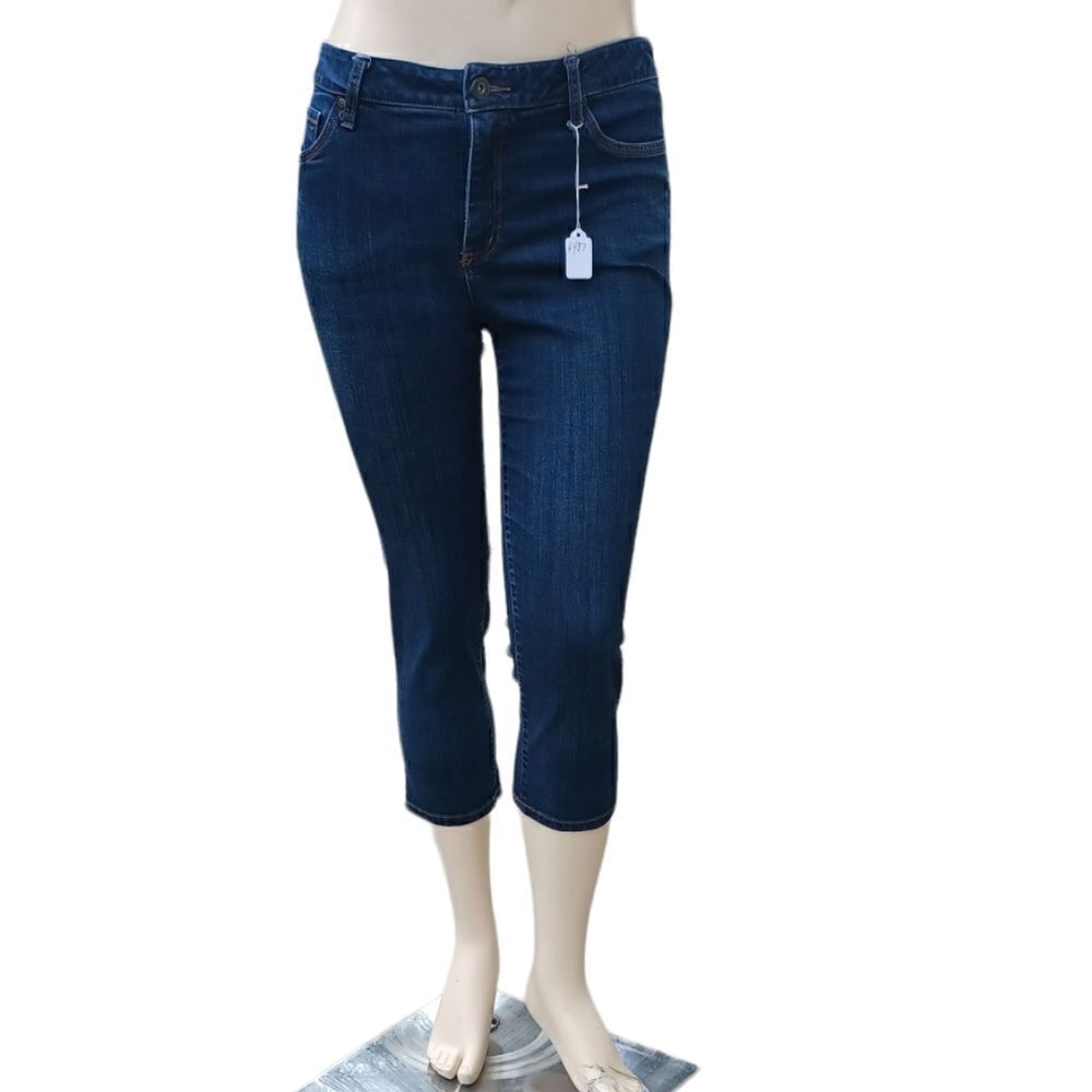 64873...St John's Bay Capri Jeans Size 12, W32" 21"Inseam 10"Rise