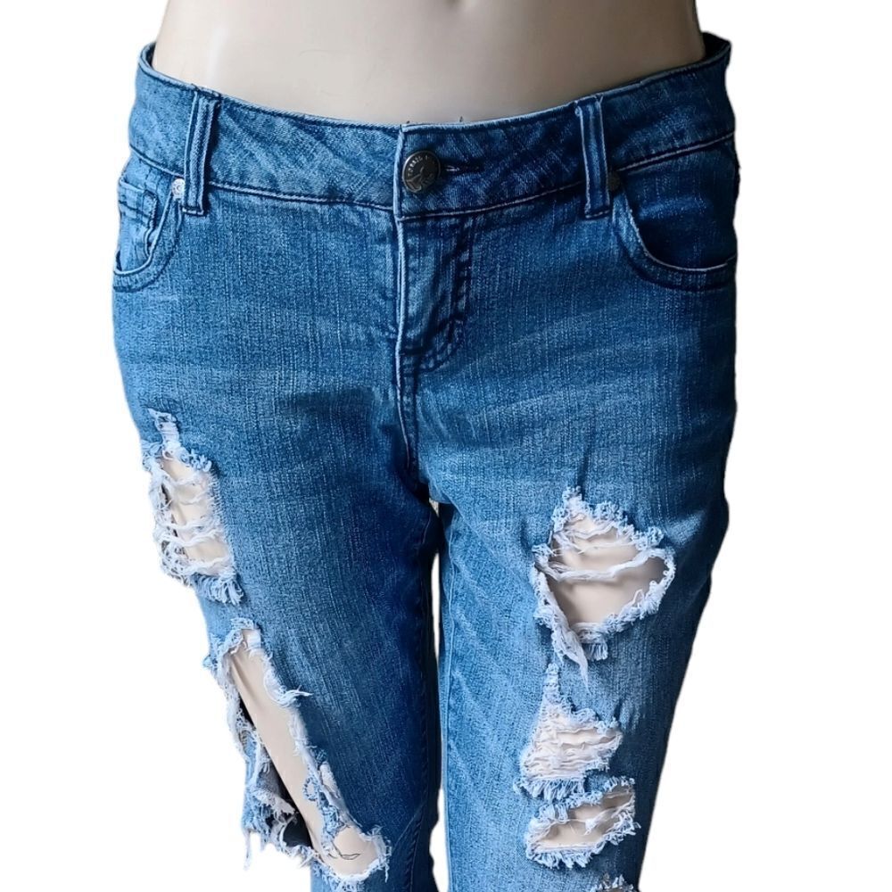 693525.....Torrid Skinny Jeans Size 14, W34" 30"Inseam  9"Rise