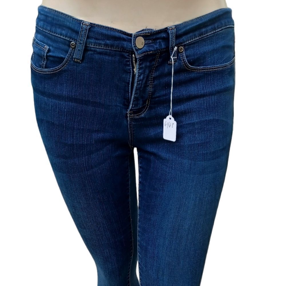 646817.....Soho Skinny Jeans Size 12, W30" 28"Inseam  8"Rise