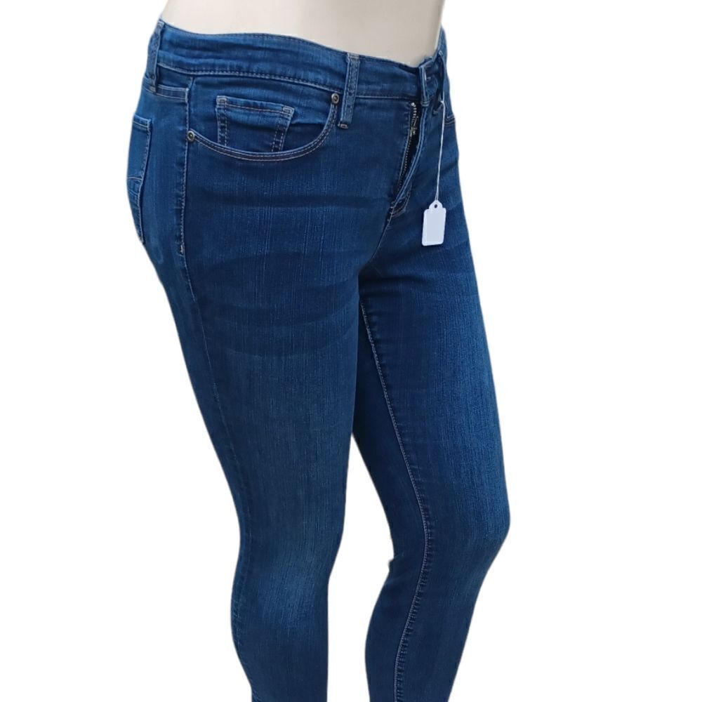 646817.....Soho Skinny Jeans Size 12, W30" 28"Inseam  8"Rise