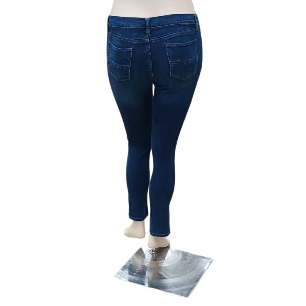 646817.....Soho Skinny Jeans Size 12, W30" 28"Inseam  8"Rise