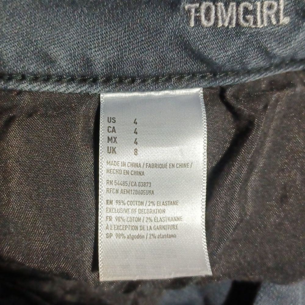 678711American Eagle Outfitters Black Jean Shorts Size 4, W30", 3"Inseam, 9"Rise