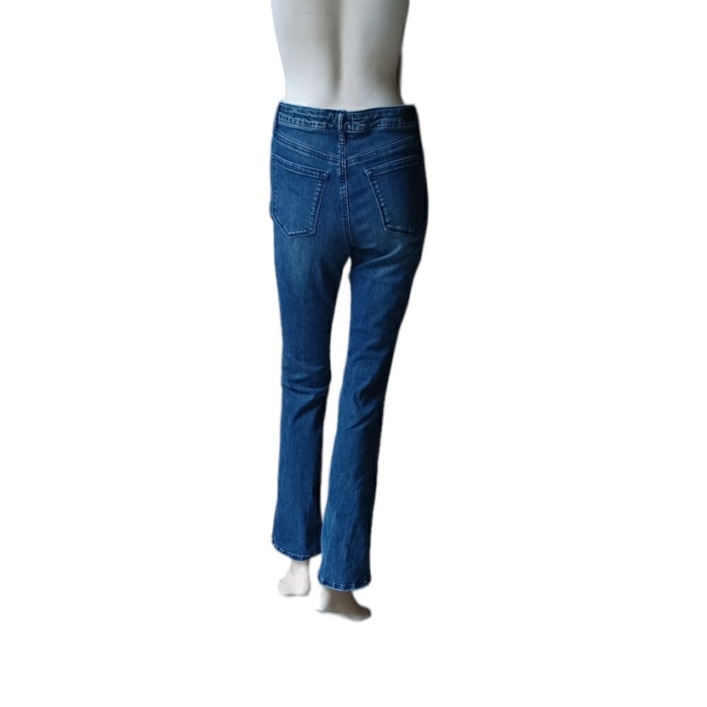100227....Sofia Jeans Size 6, W28" 29"Inseam  10"Rise