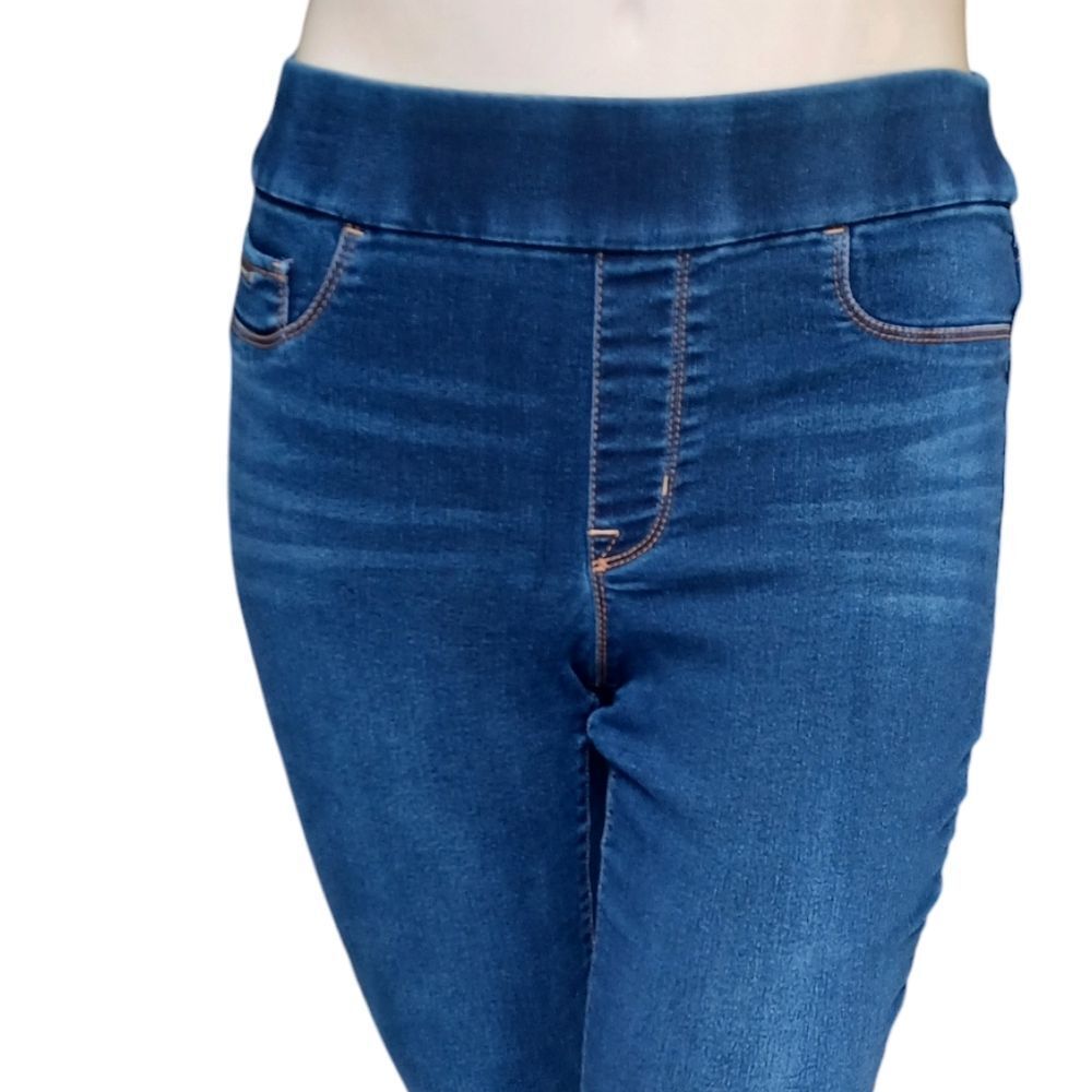 8138....Women's Nine West Pull On Skinny Jeans Size 10, W30" 24"Inseam 10"Rise