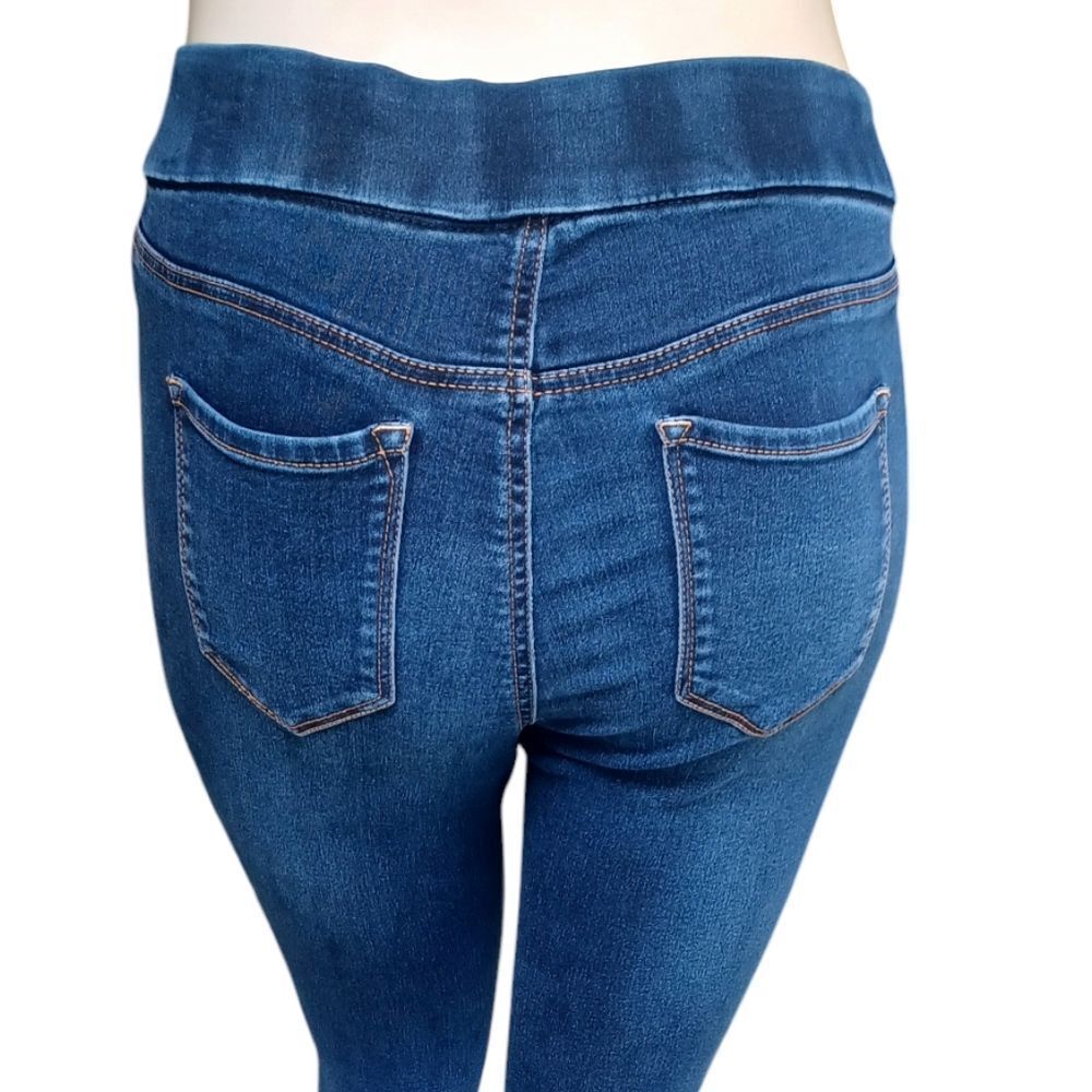 8138....Women's Nine West Pull On Skinny Jeans Size 10, W30" 24"Inseam 10"Rise