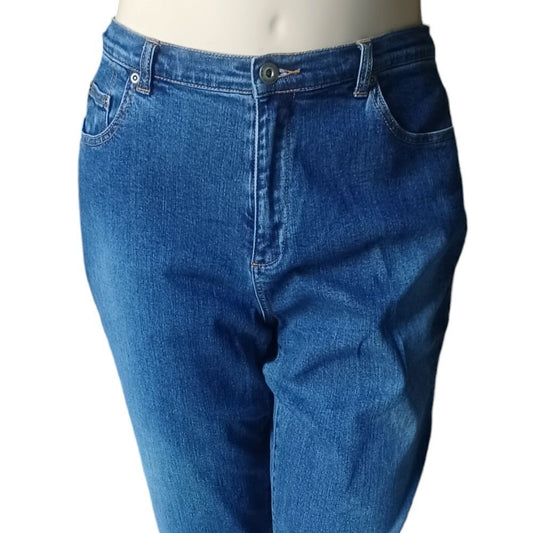 410218.....Stretch Straight leg Jeans Size 16
