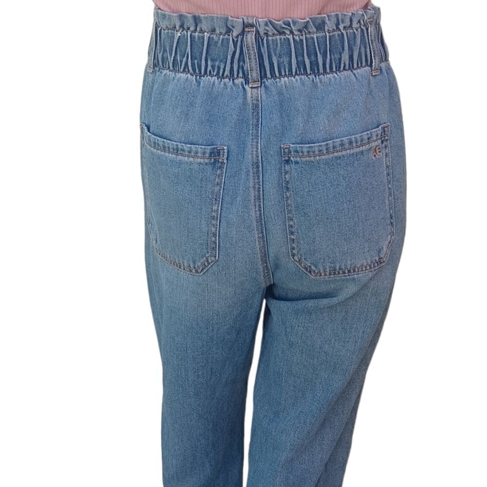 657234...American Eagle Straight Leg Jeans Size 2, W24", 29" Inseam 11" Rise