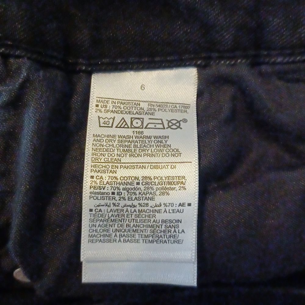 659041....Old Navy Rockstar Skinny Jeans Size 6, W26" 26"Inseam 9"Rise