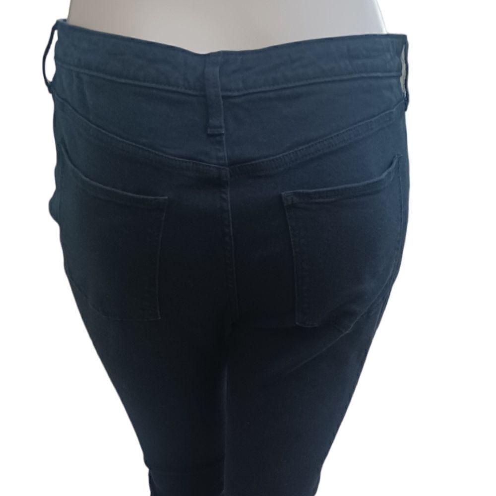 662511...Universal Thread Crop Jeans 16/33S,  11" Rise
