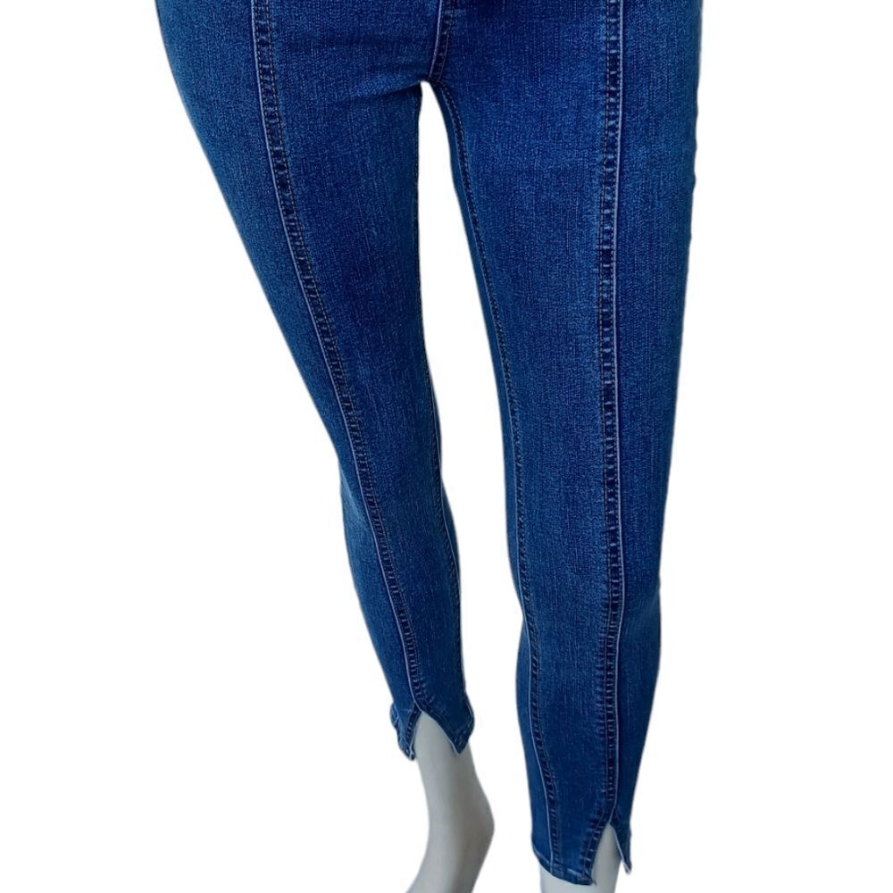 7005832.....TIANFURUI Skinny Jeans Size 2, W23" 24 1/2"Inseam 8 1/2"Rise
