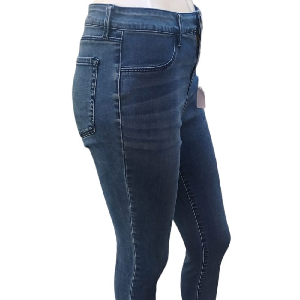 641425.....Bullhead Skinny Jeans Size 28, 28" Inseam 9" Rise