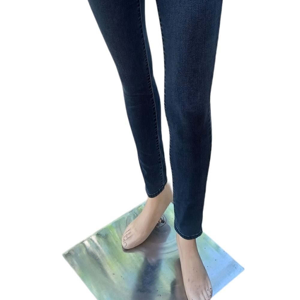 641425.....Bullhead Skinny Jeans Size 28, 28" Inseam 9" Rise