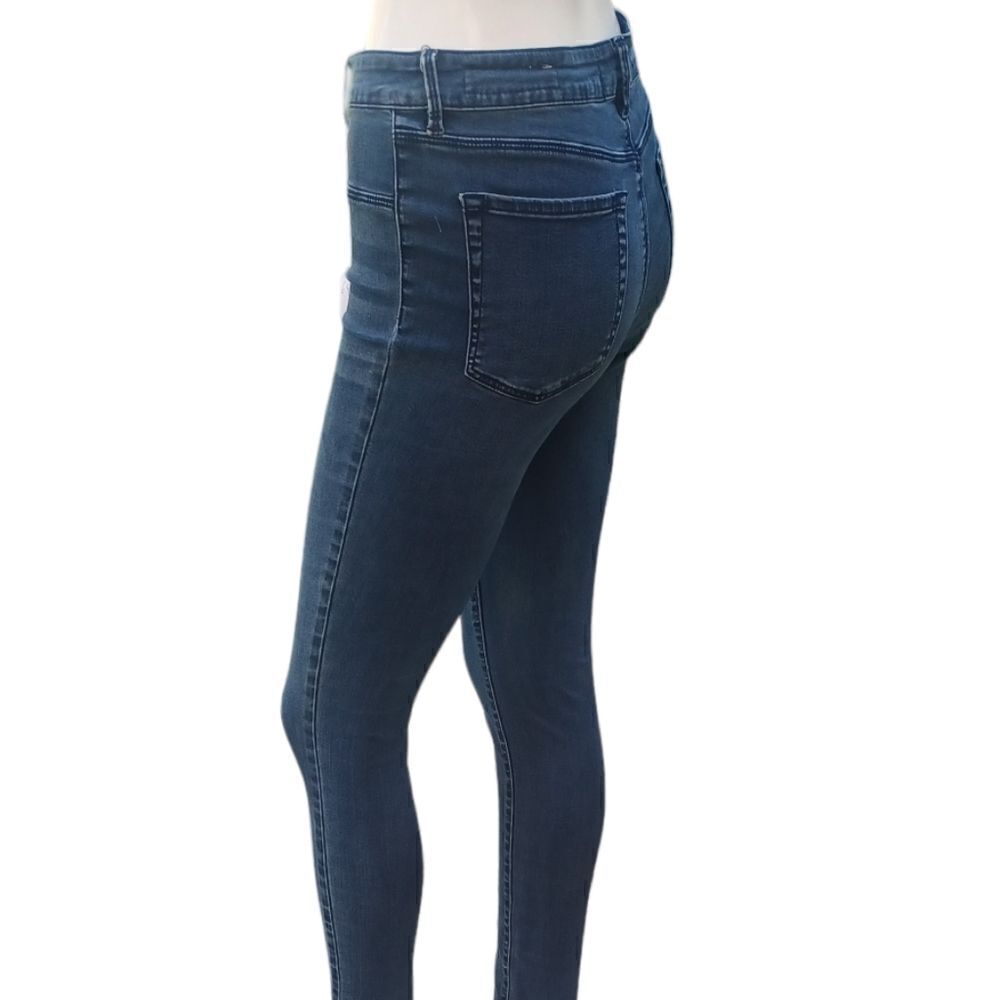 641425.....Bullhead Skinny Jeans Size 28, 28" Inseam 9" Rise