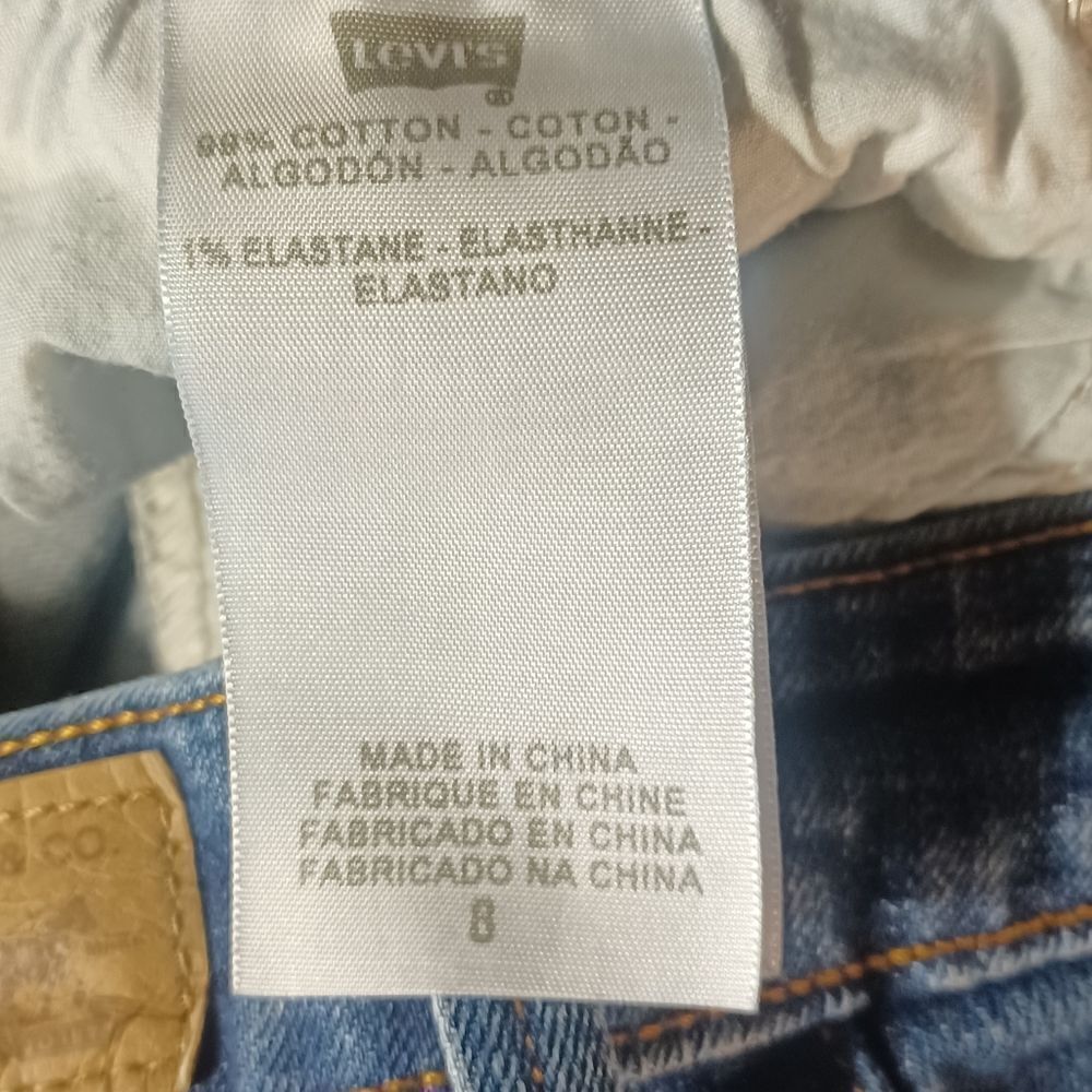 686246....Levi's 545 Low Bootcut Jeans Size 8