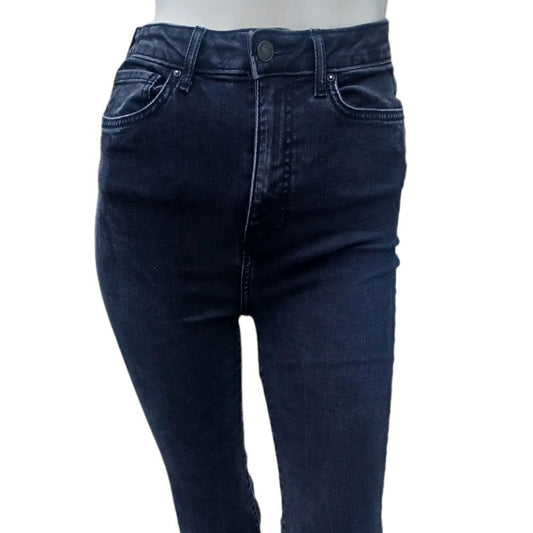686346....Forever21 Crop Jeans Size 26