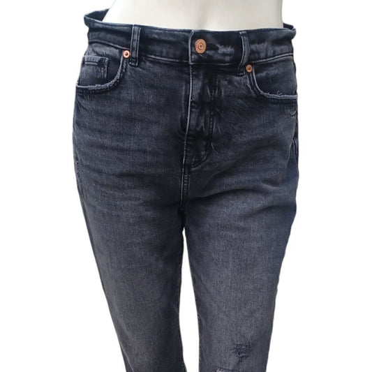 686646....Loft Straight leg Crop Jeans Size 26/2, 23" Inseam 10" Rise