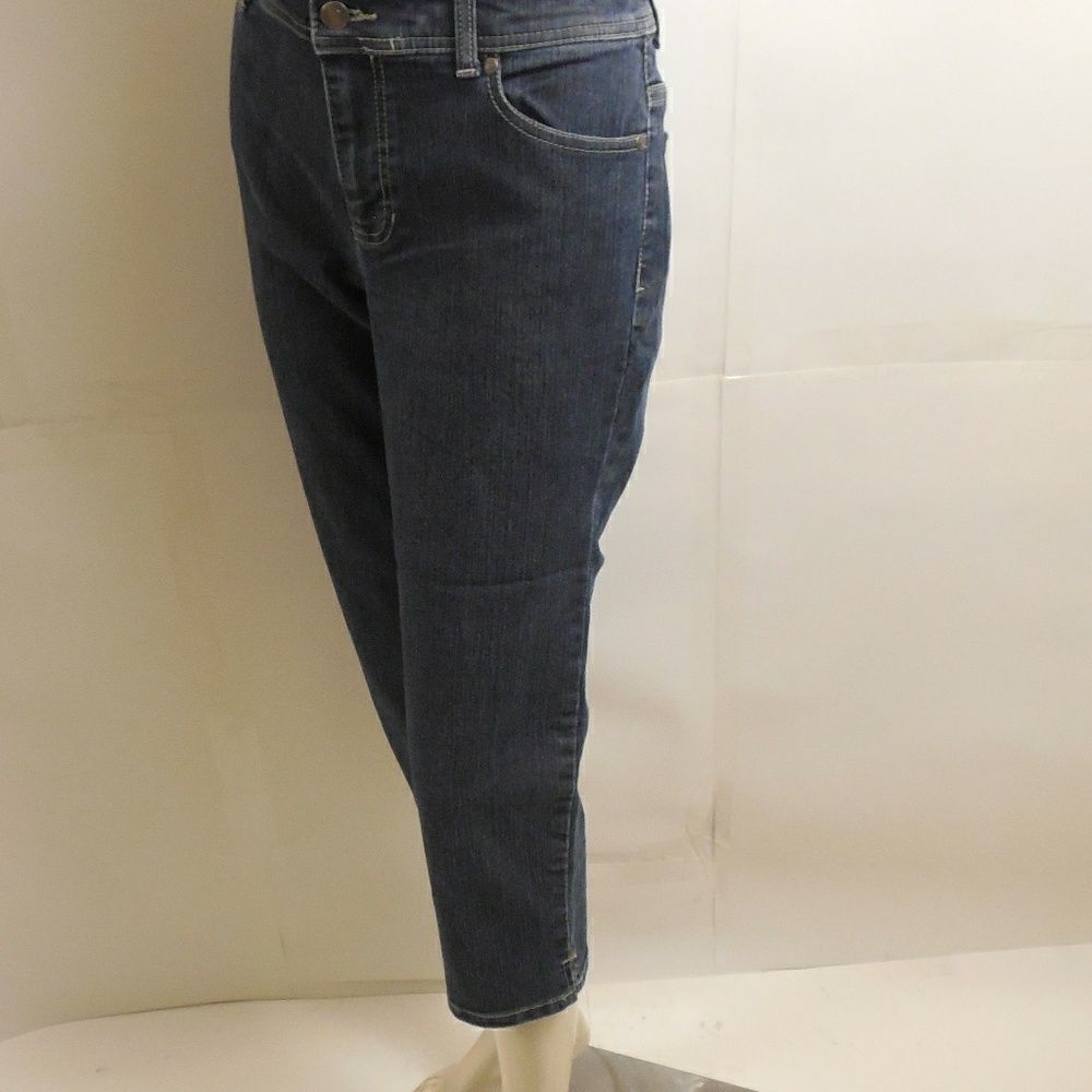 109316.....Girl's Chico's Crop Jeans Size 5