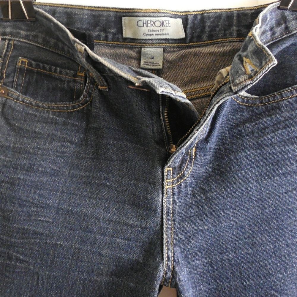 102213...Cherokee Skinny Fit Jeans Junior Size 12