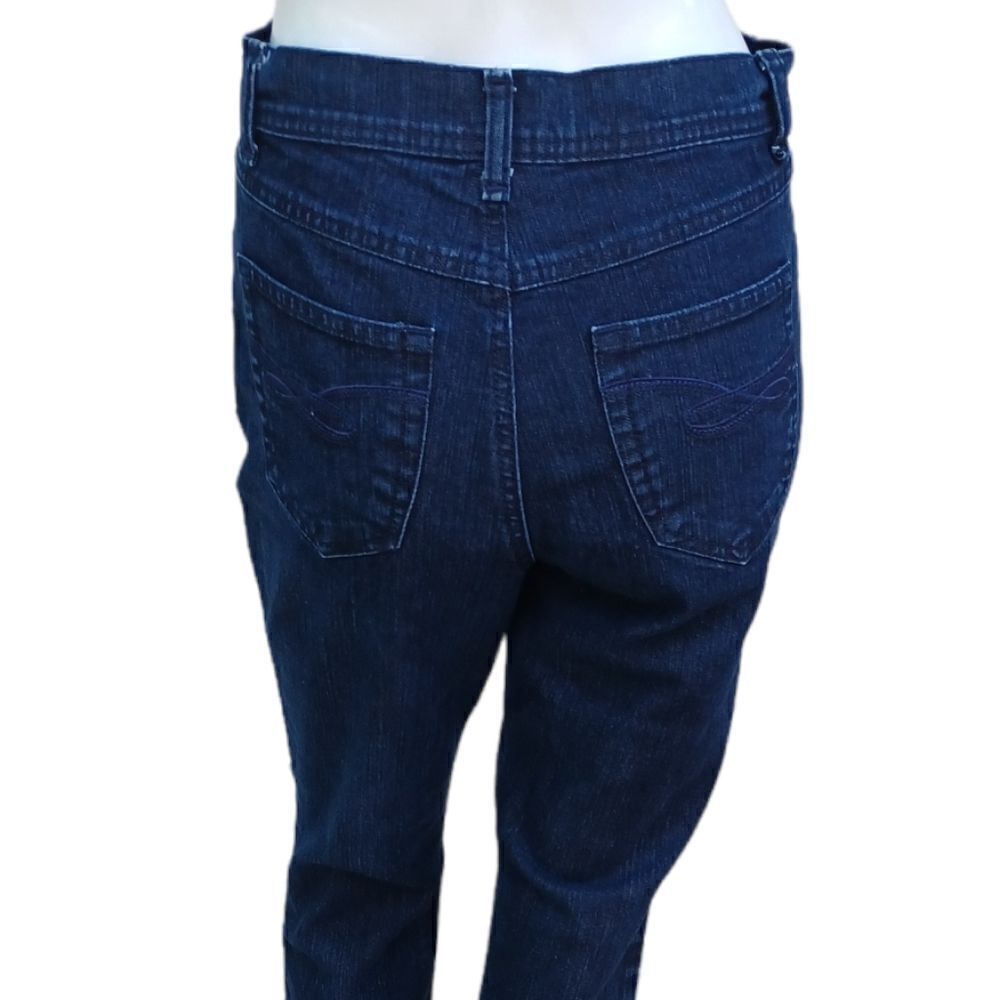 120011...Style & Co. Straight leg Jeans Size 4, W26" 26"Inseam 10"Rise