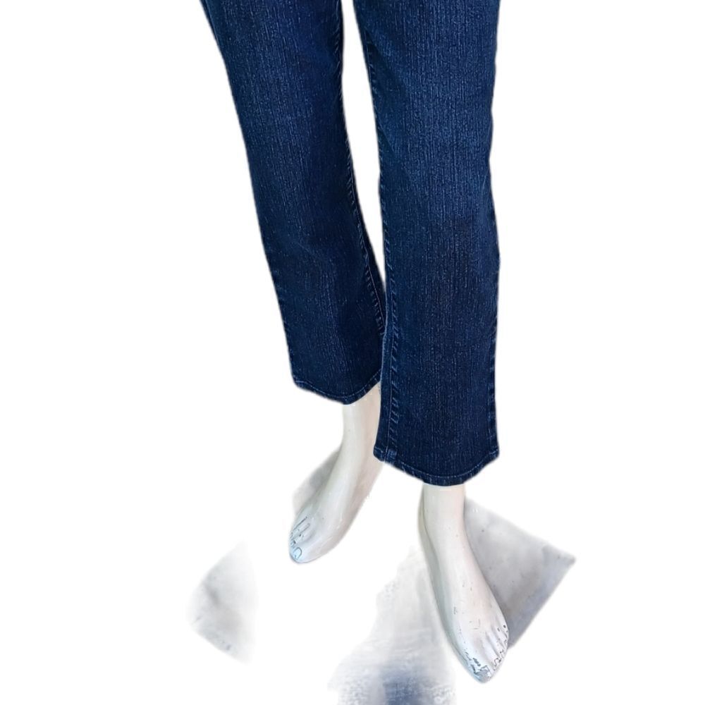 120011...Style & Co. Straight leg Jeans Size 4, W26" 26"Inseam 10"Rise