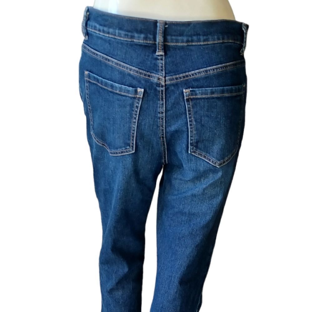680724....Gloria Vanderbilt Straight Leg Jeans Size 6, W28" 29"Inseam 10"Rise