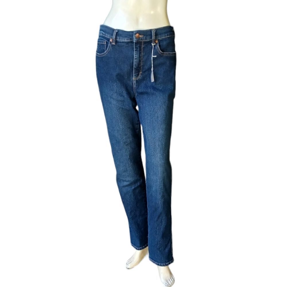 680724....Gloria Vanderbilt Straight Leg Jeans Size 6, W28" 29"Inseam 10"Rise