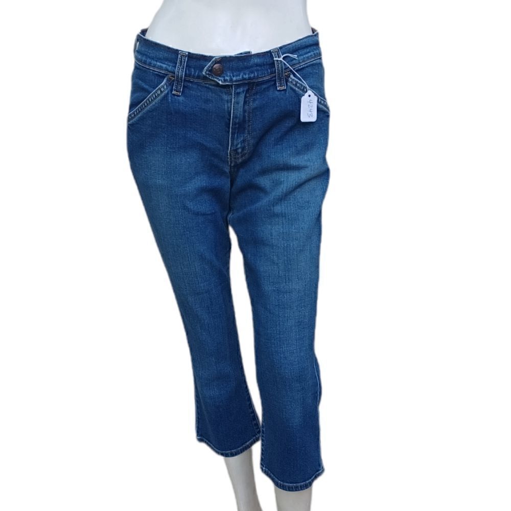 42435....Levis Strauss Crop Jeans Size Misses 4